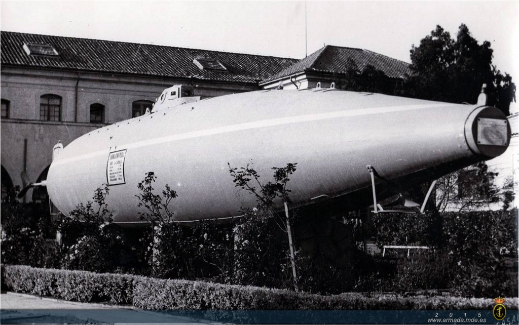 Emplazamiento original del Submarino "Peral" en la Base de Submarinos, donde se expuso como reliquia histórica hasta 1965, año en que la Armada autorizó un cambio de ubicación para crear un conjunto monumental en el puerto comercial de Cartagena.